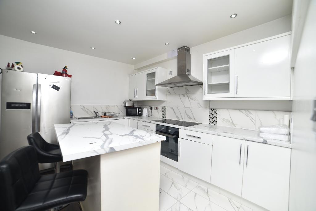 Carbis Road, London, E14 7TH
