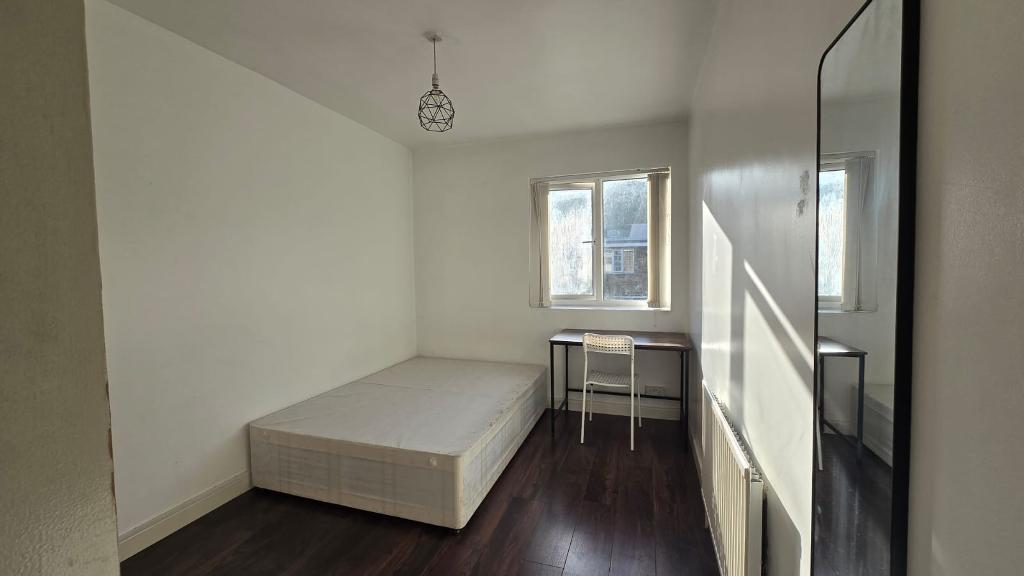 Carbis Road, London, E14 7TH